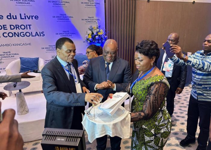Vernissage du livre Traité de droit électoral congolais du professeur Jean-Louis Esambo